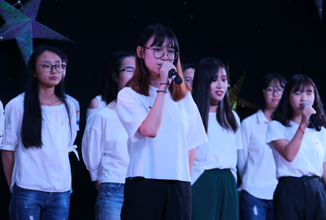 高举时代火炬 争做“六有”青年 ——环林学子联手献礼党的十九大 高举时代火炬 争做“六有”青年 ——环林学子联手献礼党的十九大