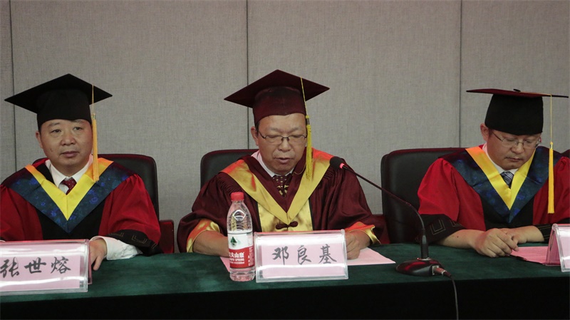 美狮贵宾会官网2016届本科生毕业典礼暨授位仪式隆重举行 美狮贵宾会官网2016届本科生毕业典礼暨授位仪式隆重举行