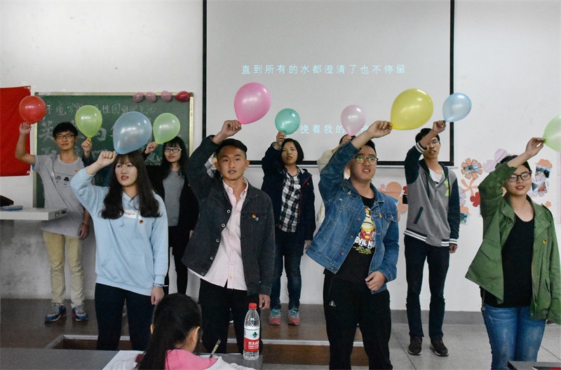 美狮贵宾会官网“关注两会实事 聚焦环境热词”示范性团组织生活顺利开展