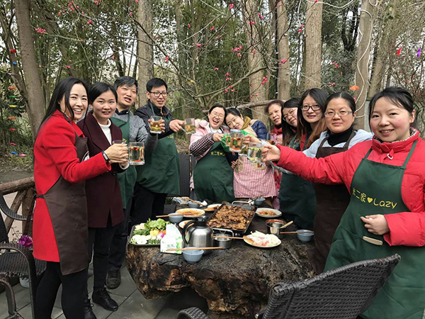 美狮贵宾会官网组织春游庆3.8妇女节