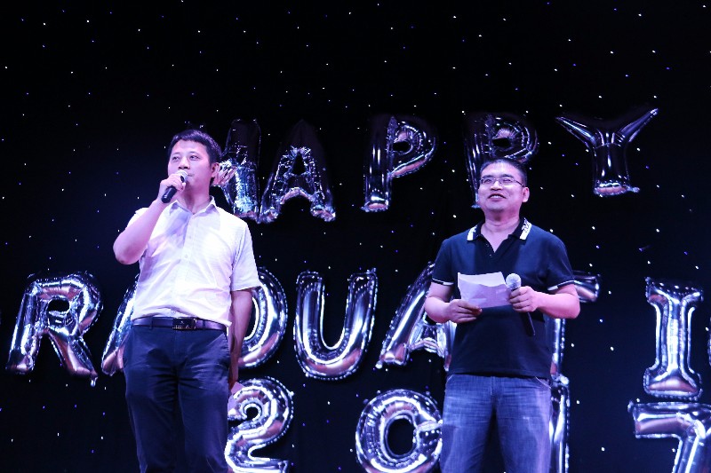 “青春怀想 放心去飞”2013级毕业生晚会圆满落幕