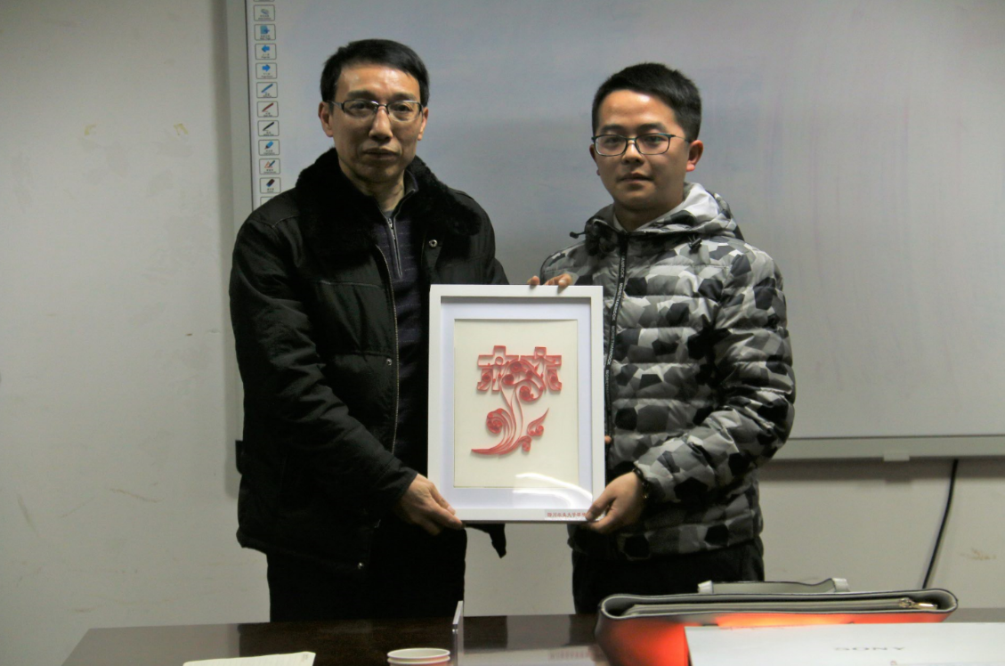 美狮贵宾会官网举行君和环保奖学金颁奖仪式 美狮贵宾会官网举行君和环保奖学金颁奖仪式