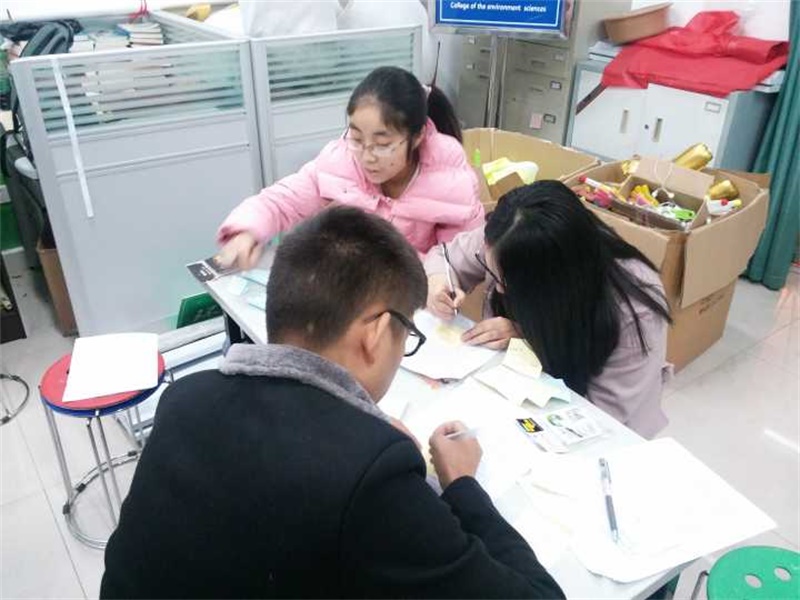 水果代贺卡,“画语”寄温情 水果代贺卡,“画语”寄温情